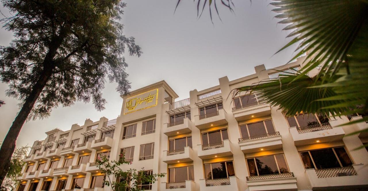 Roomy Signature Hotel, Islamabad Exterior photo